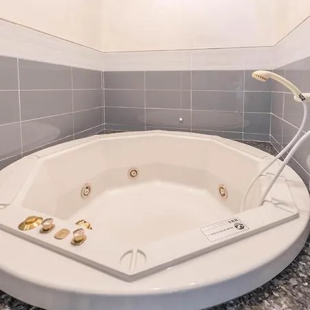 Baccolo Oda ve Kahvaltı 4*